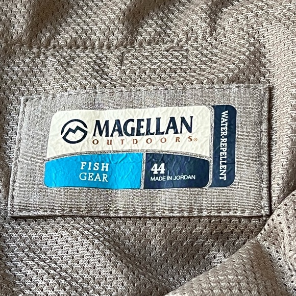 Magellan Outdoor Fish Gear Khaki Hiking Fishing Outdoor Shorts Mens Size 44 - Picture 4 of 8